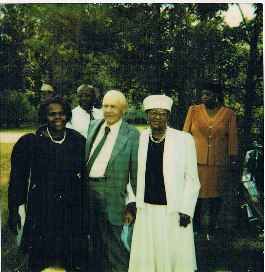 Ethel Crawford, Uncle, Izora Yates-Robinson, Annette Demmings (background)