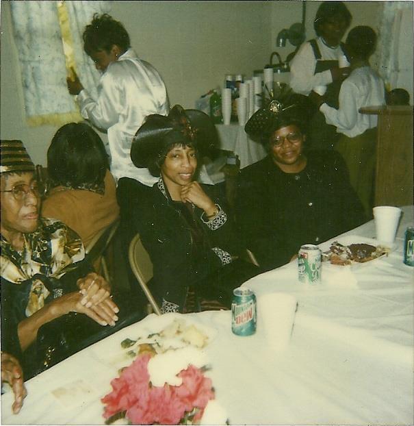 Elvie Lean Forrest, daughter Deboria, & niece Sallie